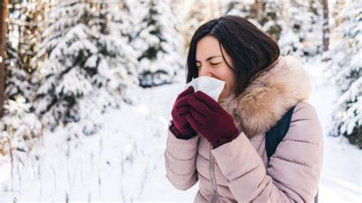 Can you catch a cold from someone's breath?