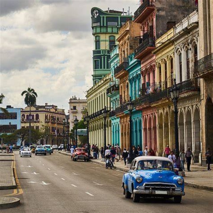 Does it snow in La Havana Cuba?