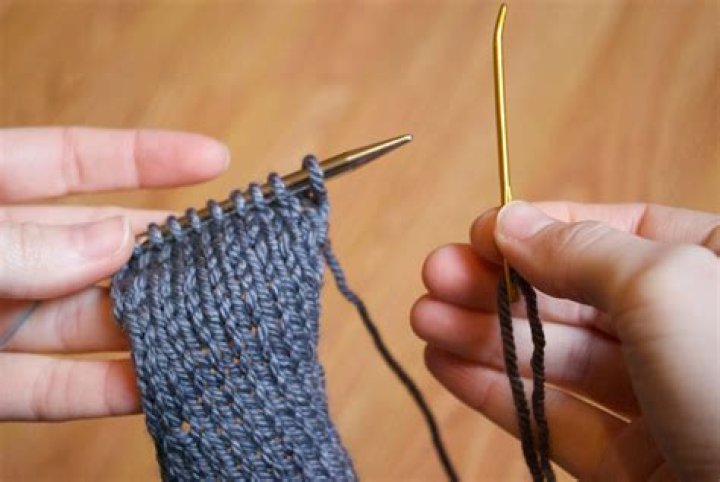 How do you bind off Knittingwise?