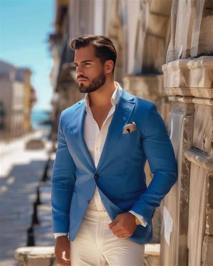 What color shirt goes with sky blue blazer?