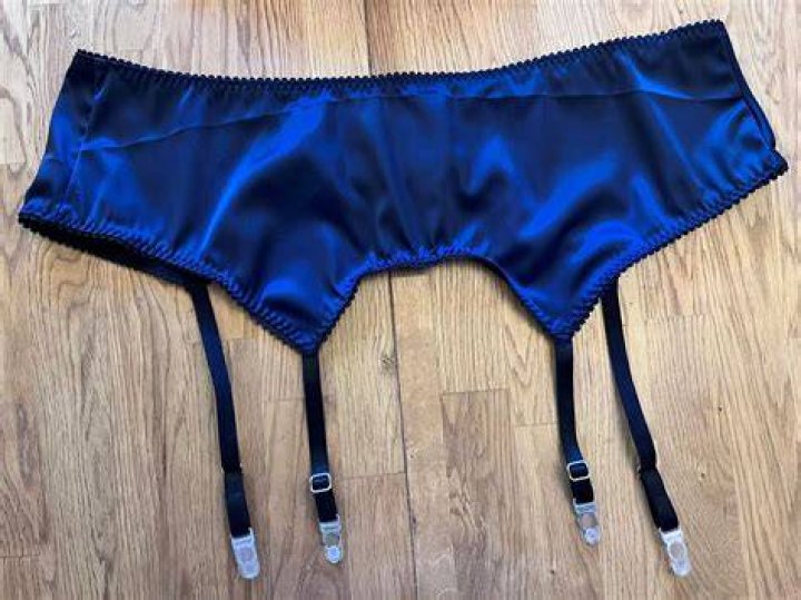 What is the purpose of a suspender belt?