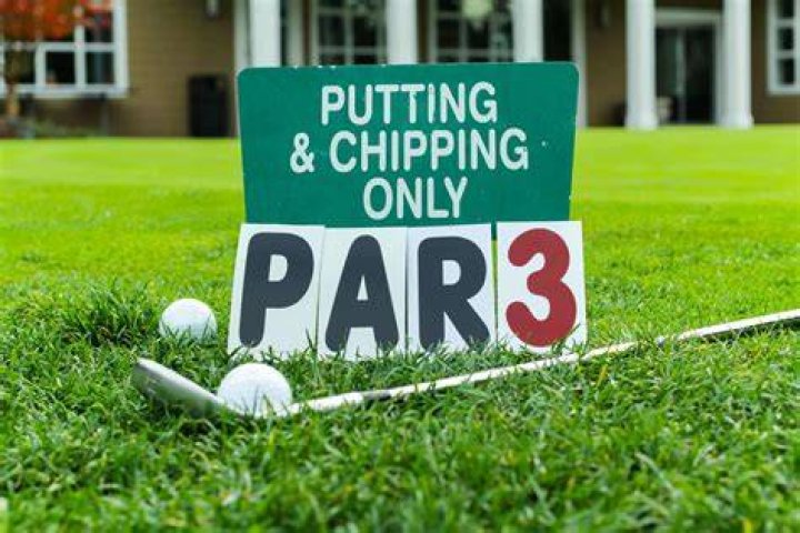 Who decides par golf?